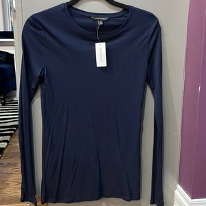 Banana Republic Women’s Long Sleeve Crew Neck Top. Size XS. Navy blue color